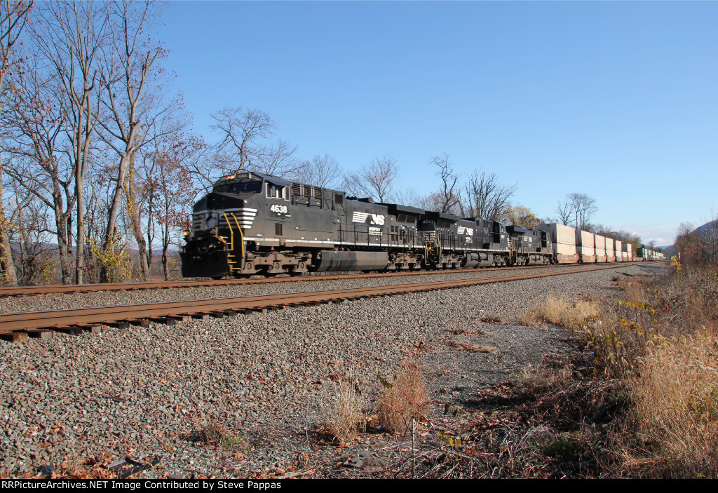 NS train 25P heading west